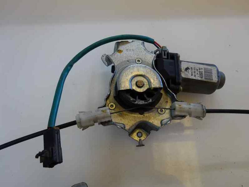 ELEVALUNAS DELANTERO IZQUIERDO NISSAN ALMERA 2000