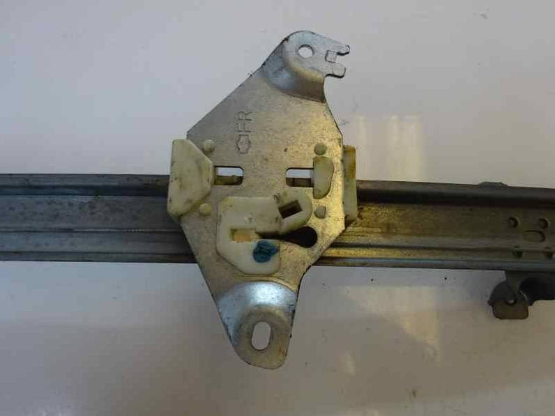 ELEVALUNAS DELANTERO DERECHO NISSAN ALMERA TINO 2000