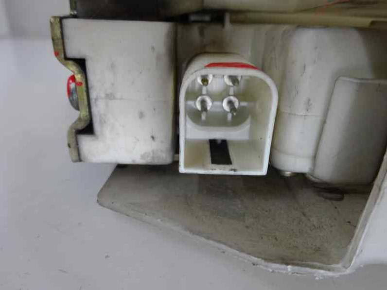 CERRADURA PUERTA DELANTERA DERECHA FORD FIESTA BERLINA 1996 1.25 16V (75 CV)