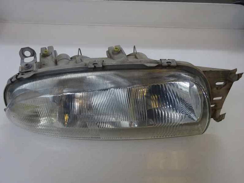 FARO DERECHO FORD FIESTA BERLINA 1996 1.25 16V (75 CV)