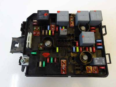 CAJA RELES FUSIBLES OPEL CORSA E 2016 1.3 16V CDTI (75 CV)