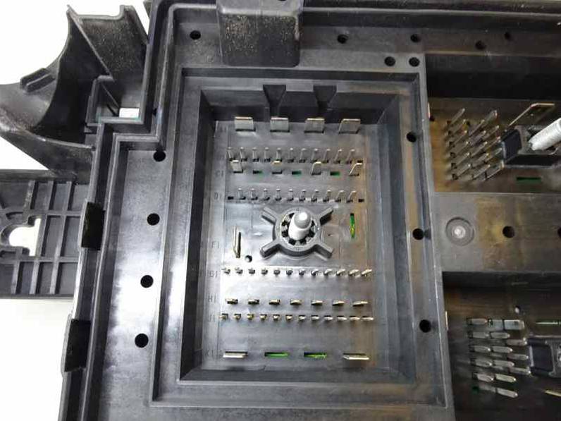 CAJA RELES FUSIBLES OPEL CORSA E 2016 1.3 16V CDTI (75 CV)