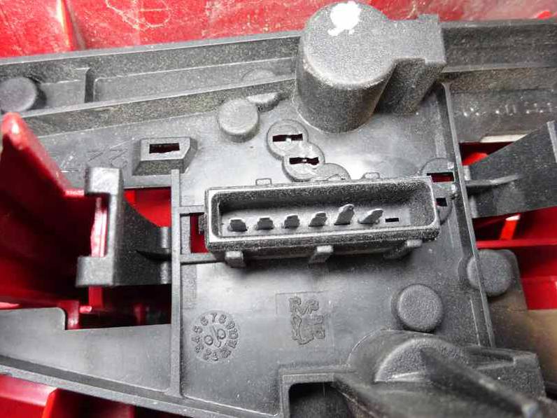 PILOTO TRASERO DERECHO PEUGEOT 106 2001 1.1 (60 CV)