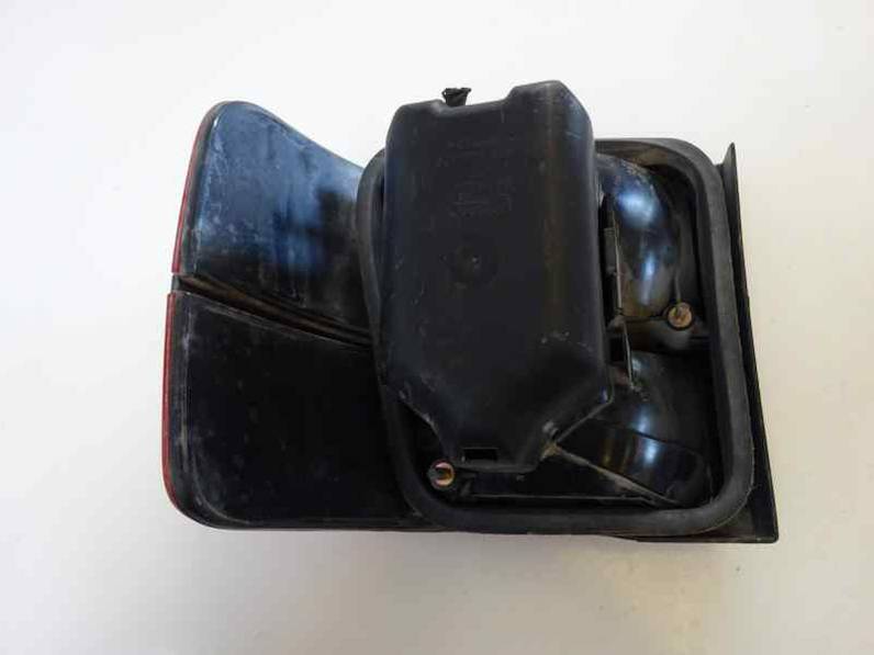 PILOTO TRASERO IZQUIERDO VOLKSWAGEN VENTO 1993 1.8 INY 5V (75 CV)