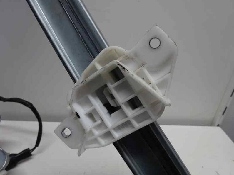 ELEVALUNAS DELANTERO IZQUIERDO HYUNDAI LANTRA BERLINA 1997 1.6 (90 CV)