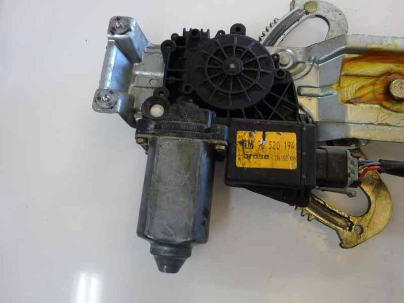 ELEVALUNAS DELANTERO DERECHO OPEL CORSA B 2000 1.2 16V (65 CV)