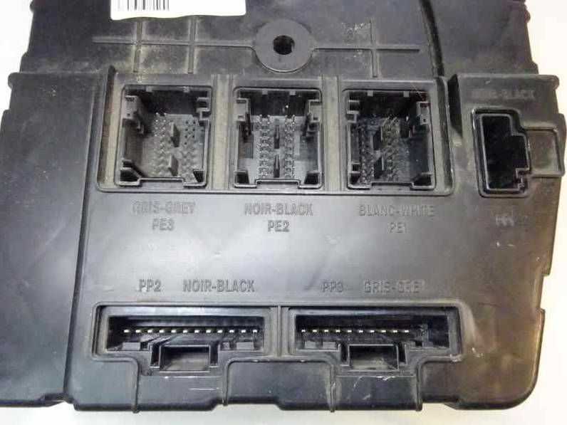 CAJA RELES FUSIBLES RENAULT MEGANE II BERLINA 5P 2004 1.5 DCI D (101 CV)