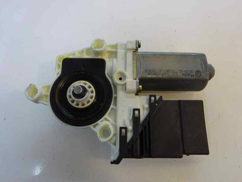 MOTOR ELEVALUNAS TRASERO IZQUIERDO VOLKSWAGEN GOLF IV BERLINA 2000 1.9 TDI (90 CV)
