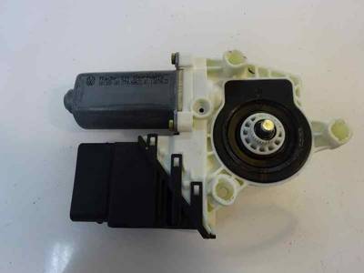 MOTOR ELEVALUNAS TRASERO DERECHO VOLKSWAGEN GOLF IV BERLINA 2000 1.9 TDI (90 CV)