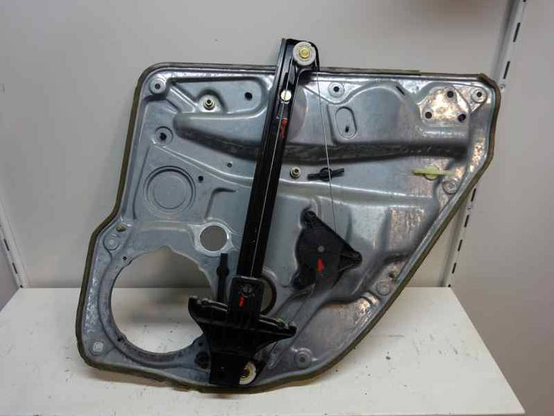 ELEVALUNAS TRASERO IZQUIERDO VOLKSWAGEN GOLF IV BERLINA 2000 1.9 TDI (90 CV)