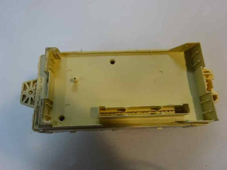 CAJA RELES FUSIBLES MITSUBISHI MONTERO 2003 3.2 DI-D (160 CV)