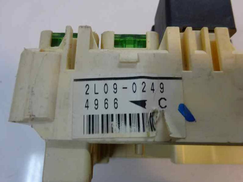 CAJA RELES FUSIBLES MITSUBISHI MONTERO 2003 3.2 DI-D (160 CV)