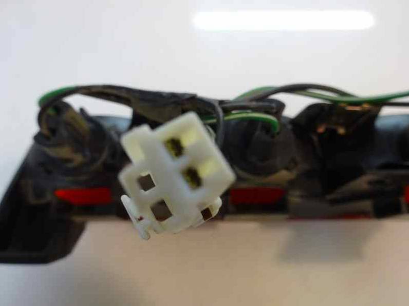 LUZ CENTRAL DE FRENO MITSUBISHI MONTERO 2003 3.2 DI-D (160 CV)