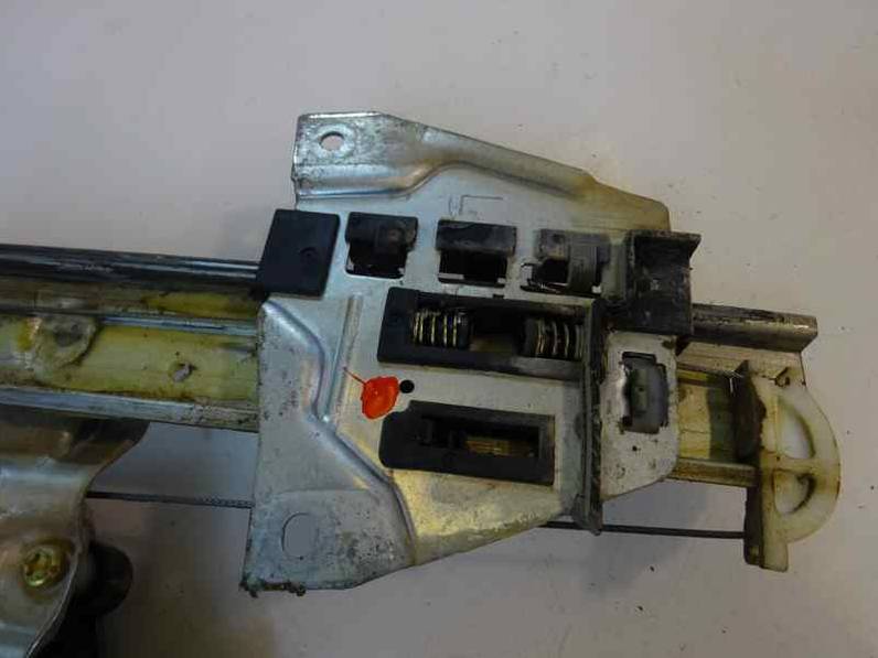 ELEVALUNAS TRASERO IZQUIERDO MITSUBISHI MONTERO 2003 3.2 DI-D (160 CV)