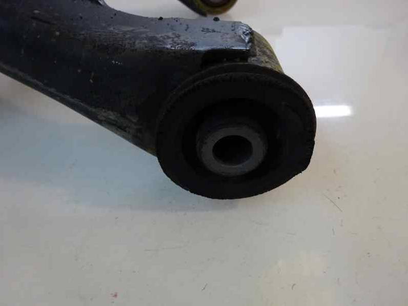 BRAZO SUSPENSION SUPERIOR TRASERO DERECHO MITSUBISHI MONTERO 2003 3.2 DI-D (160 CV)
