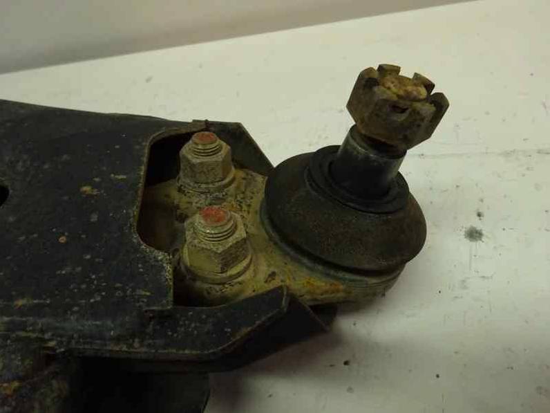 BRAZO SUSPENSION INFERIOR DELANTERO DERECHO MITSUBISHI MONTERO 2003 3.2 DI-D (160 CV)