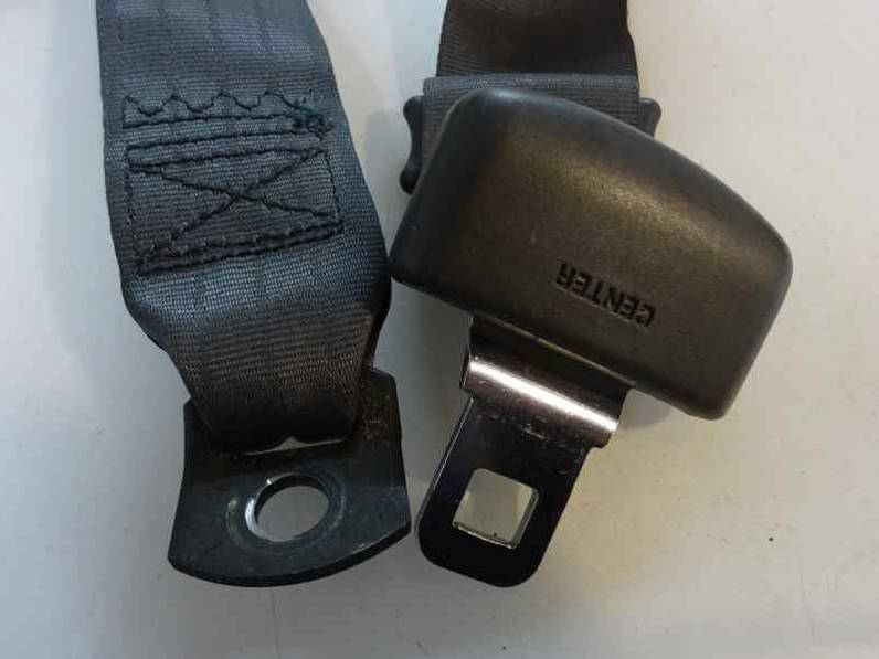 CINTURON SEGURIDAD TRASERO CENTRAL MITSUBISHI MONTERO SPORT 2003 2.5 TD (116 CV)