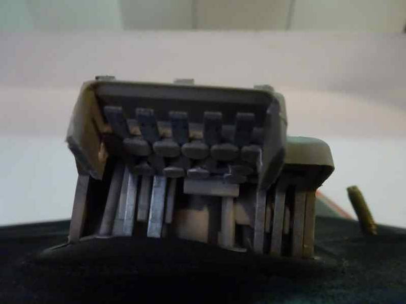 PILOTO TRASERO IZQUIERDO FORD FIESTA BERL COURIER 1996 1.1 (49 CV)