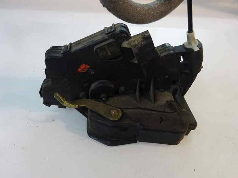 CERRADURA PUERTA TRASERA DERECHA BMW SERIE 3 BERLINA 2004 2926 (184 CV)