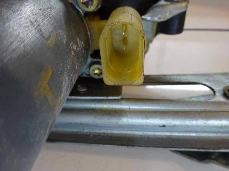 ELEVALUNAS TRASERO IZQUIERDO BMW SERIE 3 BERLINA 2004 2926 (184 CV)