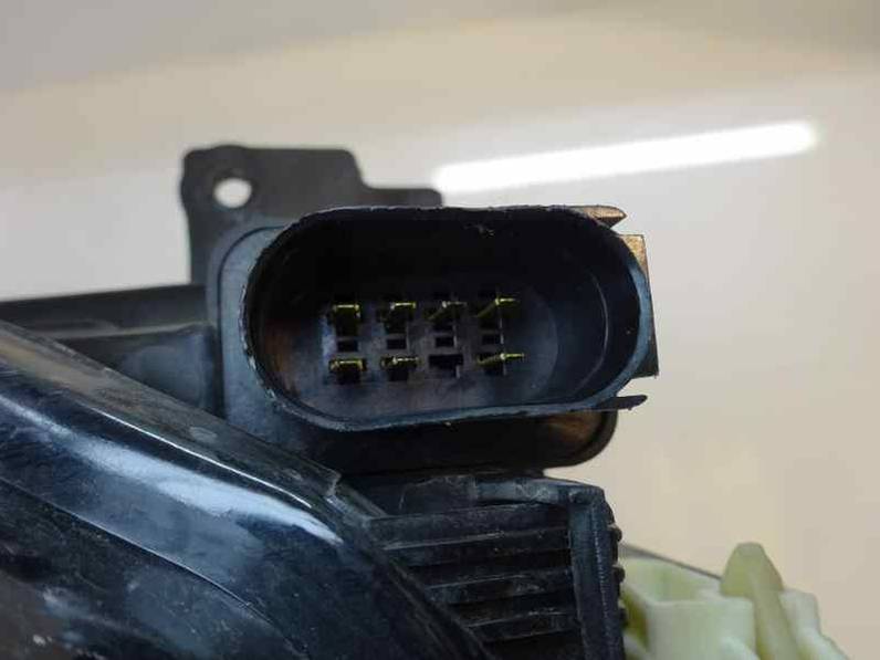 FARO IZQUIERDO VOLKSWAGEN POLO BERLINA 2001 1.4 (60 CV)