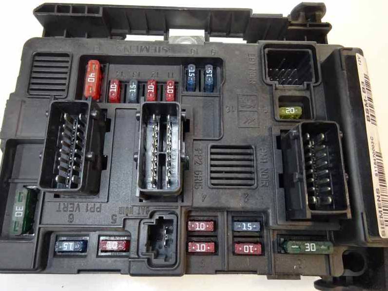 CAJA RELES FUSIBLES PEUGEOT 206 BERLINA 2001 1.4 (75 CV)