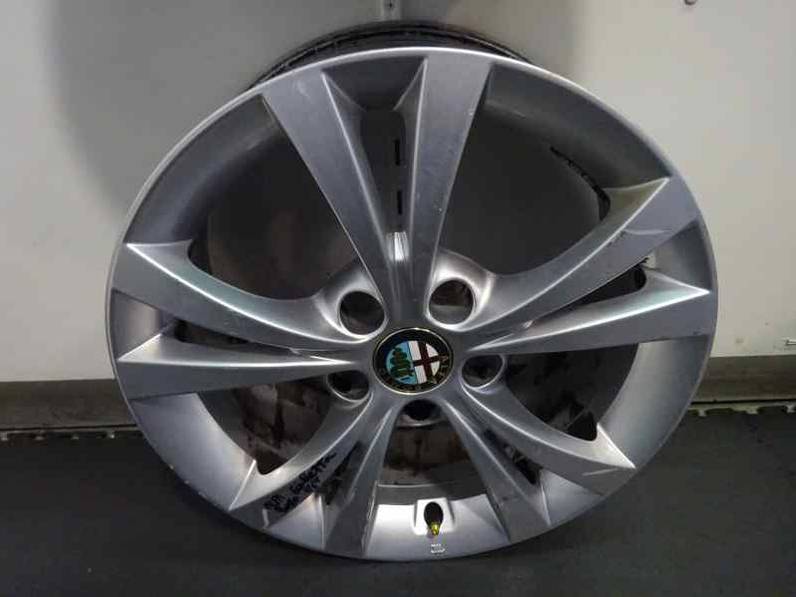 LLANTA ALFA ROMEO GIULIETTA 2010