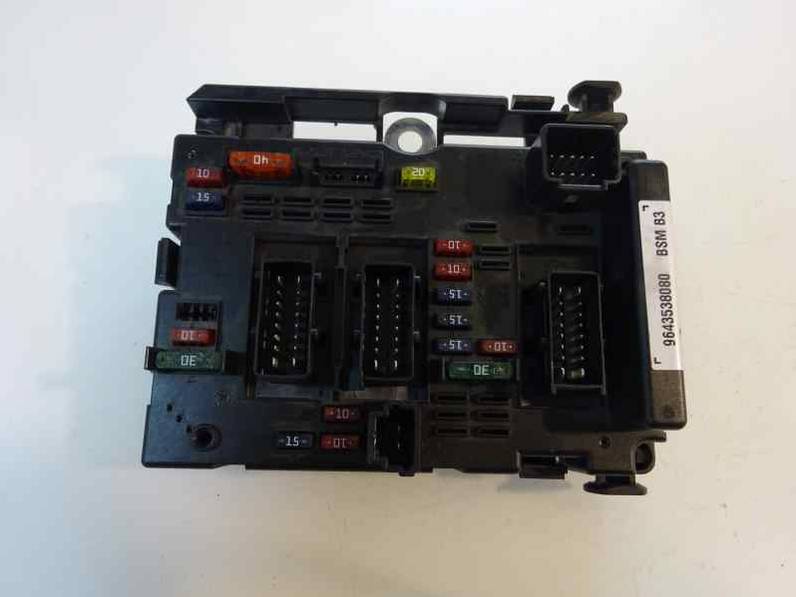 CAJA RELES FUSIBLES CITROEN XSARA BERLINA 2001 1.9 D (69 CV)