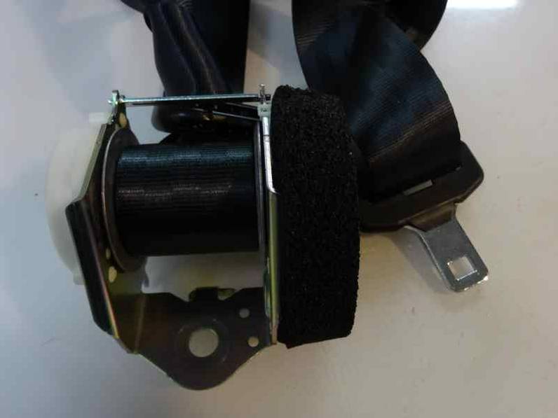 CINTURON SEGURIDAD TRASERO DERECHO FORD FIESTA 2010 1.4 TDCI (68 CV)