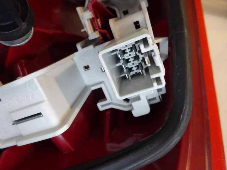 PILOTO TRASERO DERECHO FORD FIESTA 2010 1.4 TDCI (68 CV)