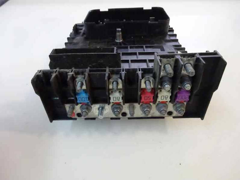 CAJA RELES FUSIBLES VOLKSWAGEN GOLF V BERLINA 2006 1.9 TDI (90 CV)