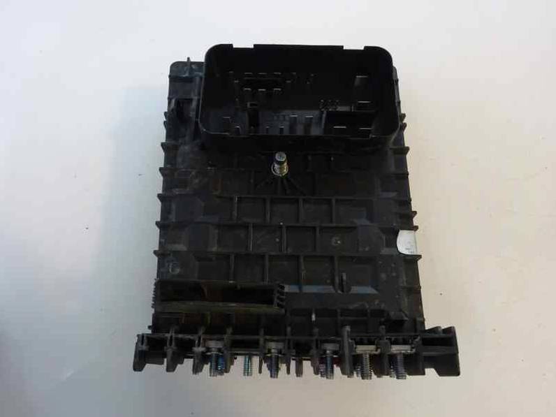 CAJA RELES FUSIBLES VOLKSWAGEN GOLF V BERLINA 2006 1.9 TDI (90 CV)