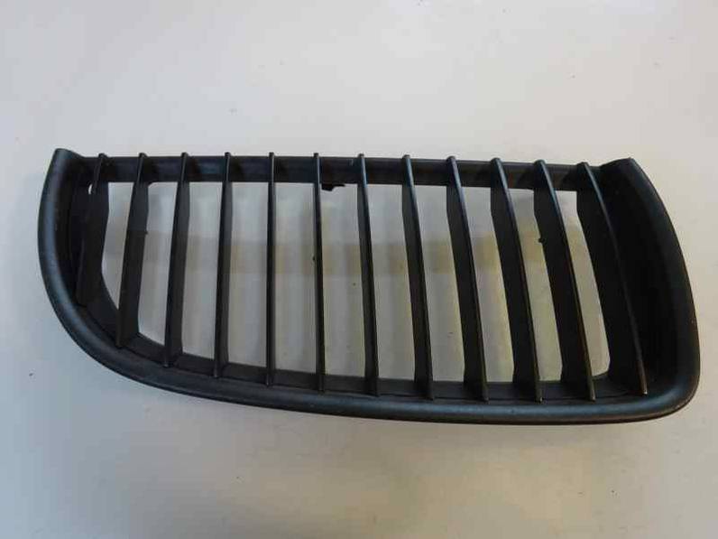 REJILLA PARAGOLPES DERECHA BMW SERIE 3 BERLINA 2006 2.0 16V D (163 CV)
