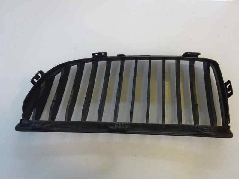 REJILLA PARAGOLPES DERECHA BMW SERIE 3 BERLINA 2006 2.0 16V D (163 CV)