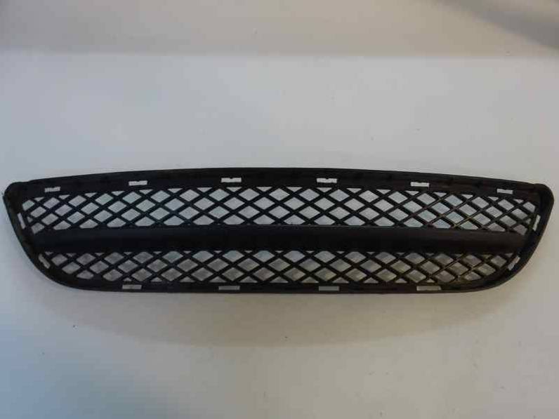 REJILLA PARAGOLPES CENTRAL BMW SERIE 3 BERLINA 2006 2.0 16V D (163 CV)