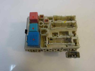 CAJA RELES FUSIBLES TOYOTA YARIS 2010 1.4 TURBODIESEL (90 CV)