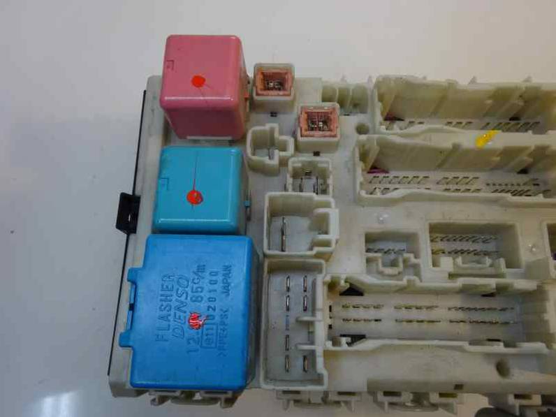 CAJA RELES FUSIBLES TOYOTA YARIS 2010 1.4 TURBODIESEL (90 CV)