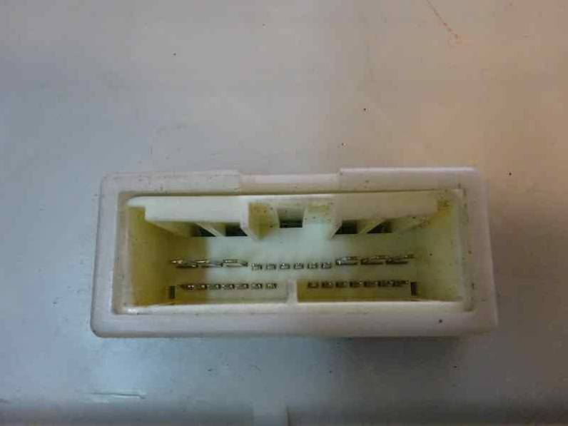 CAJA RELES FUSIBLES TOYOTA YARIS 2010 1.4 TURBODIESEL (90 CV)