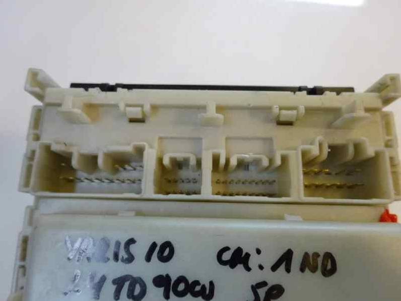 CAJA RELES FUSIBLES TOYOTA YARIS 2010 1.4 TURBODIESEL (90 CV)