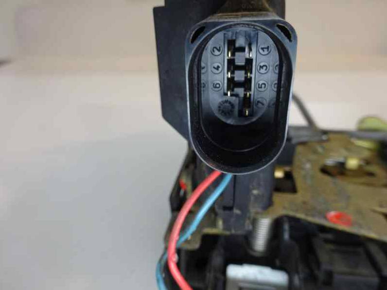 CERRADURA PUERTA TRASERA IZQUIERDA AUDI A6 AVANT 1999 2.5 V6 24V TDI (150 CV)