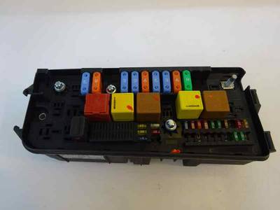CAJA RELES FUSIBLES OPEL VECTRA C BERLINA 2003 2.2 16V DTI (125 CV)