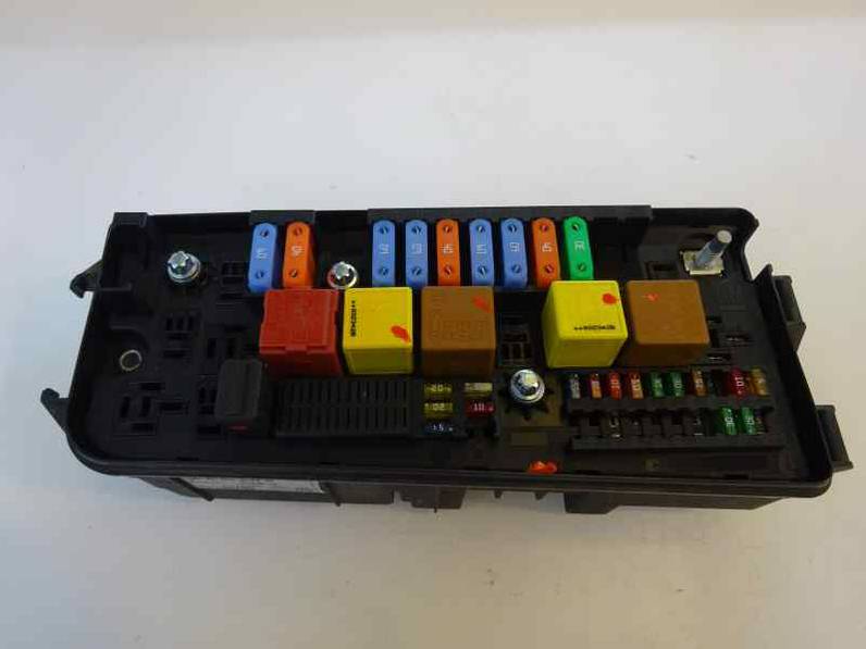 CAJA RELES FUSIBLES OPEL VECTRA C BERLINA 2003 2.2 16V DTI (125 CV)