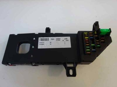 CAJA RELES FUSIBLES OPEL VECTRA C BERLINA 2003 2.2 16V DTI (125 CV)
