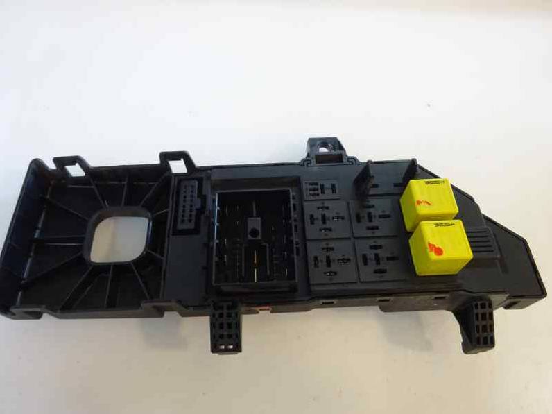 CAJA RELES FUSIBLES OPEL VECTRA C BERLINA 2003 2.2 16V DTI (125 CV)