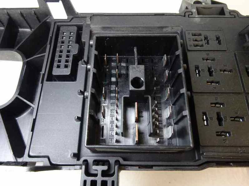 CAJA RELES FUSIBLES OPEL VECTRA C BERLINA 2003 2.2 16V DTI (125 CV)