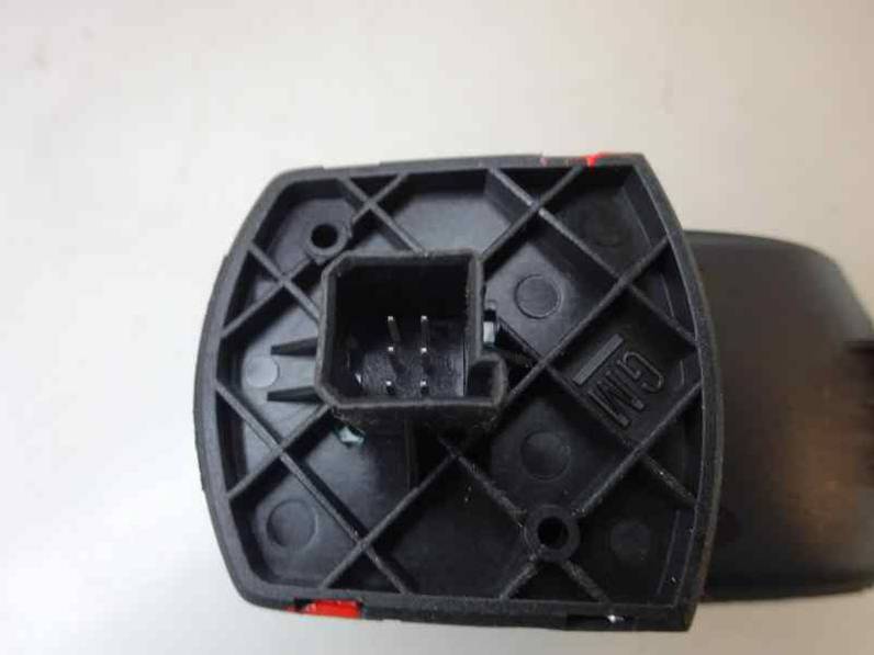 MANDO ELEVALUNAS DELANTERO DERECHO OPEL CORSA D 2008 1.3 16V CDTI (90 CV)