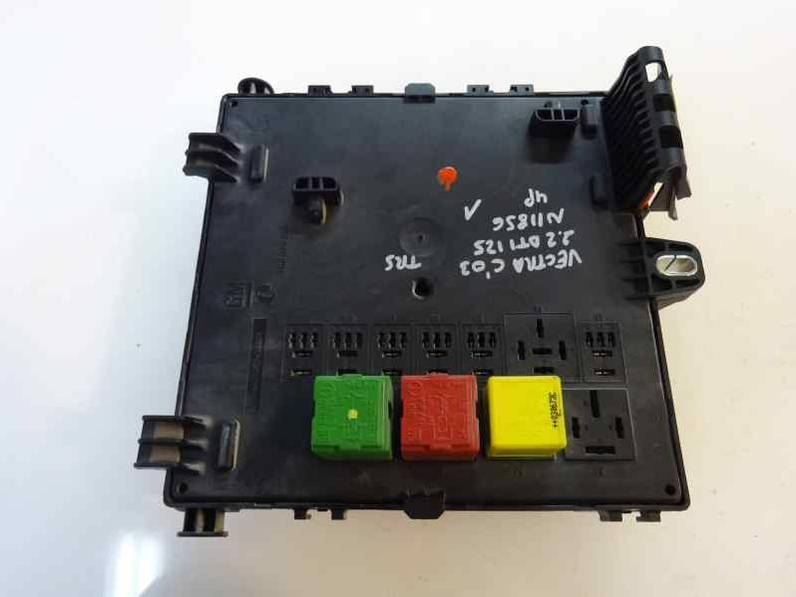 CAJA RELES FUSIBLES OPEL VECTRA C BERLINA 2003 2.2 16V DTI (125 CV)