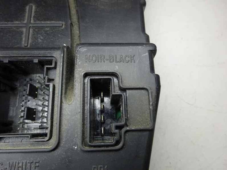 CAJA RELES FUSIBLES RENAULT MEGANE II CLASSIC BERLINA 2004 1.5 DCI D (101 CV)