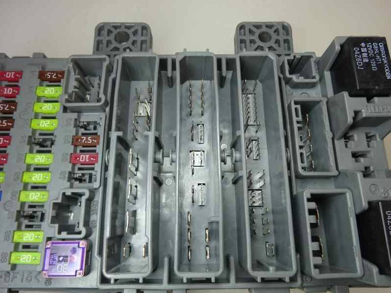 CAJA RELES FUSIBLES HONDA CIVIC BERLINA 5 2007 2.2 CTDI (140 CV)