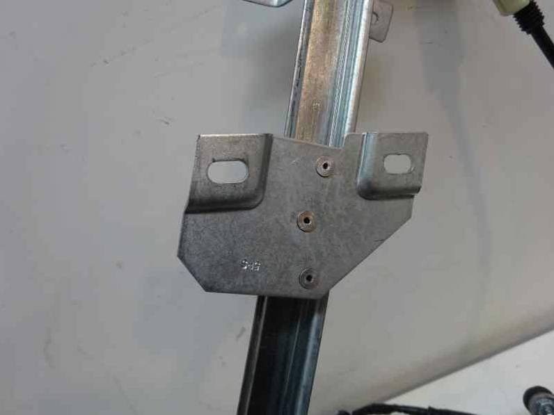 ELEVALUNAS DELANTERO IZQUIERDO FORD FIESTA BERL COURIER 1996 1.3 (60 CV)